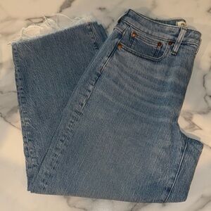 Madewell Curvy Perfect Vintage Wide-Leg Crop Jean in Altoona Wash.